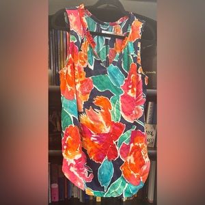 Flowered blouse. Sleeveless. Size large